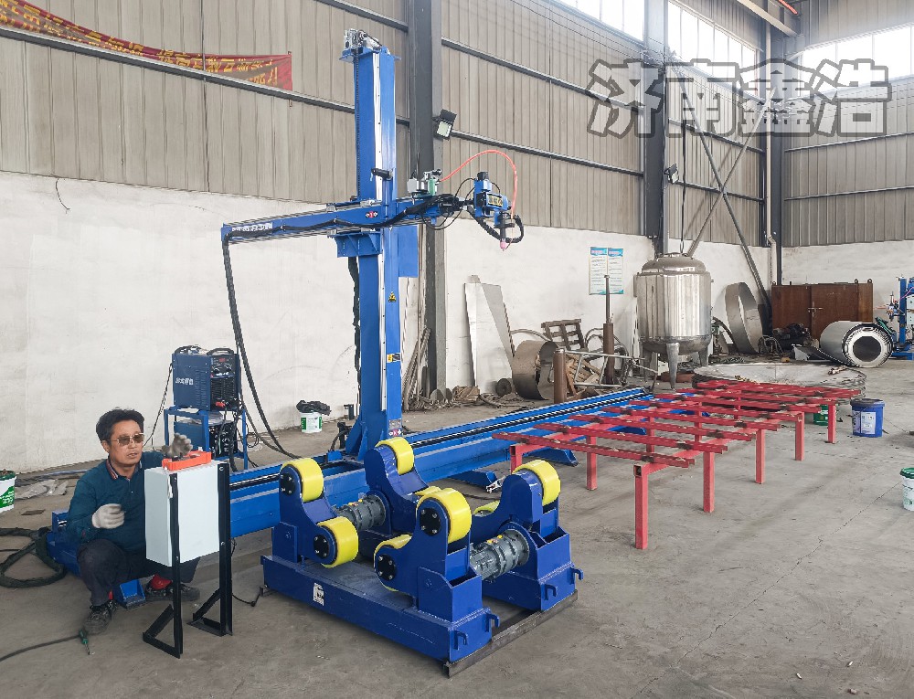 河北客戶訂購重型氬弧焊接操作機，成型美觀，自動焊接